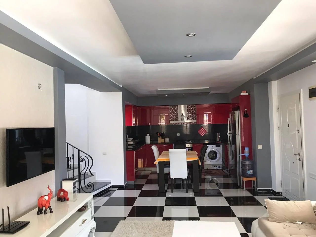 Kitchen Dining Area
